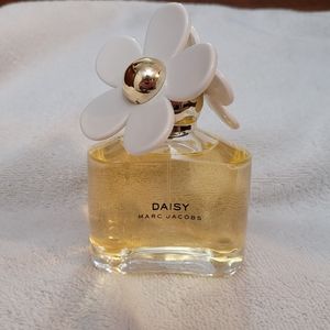 Marc Jacobs Daisy perfume 3.4 FL oz
